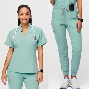 Figs Seaglass Set  Inala Slim Scrub Top &   Zamora Joggers